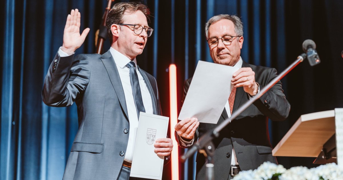 Emotionaler Abschied und Neubeginn: Gregor Eibes gibt Landratsamt an  Andreas Hackethal weiter | Kreisverwaltung Bernkastel-Wittlich